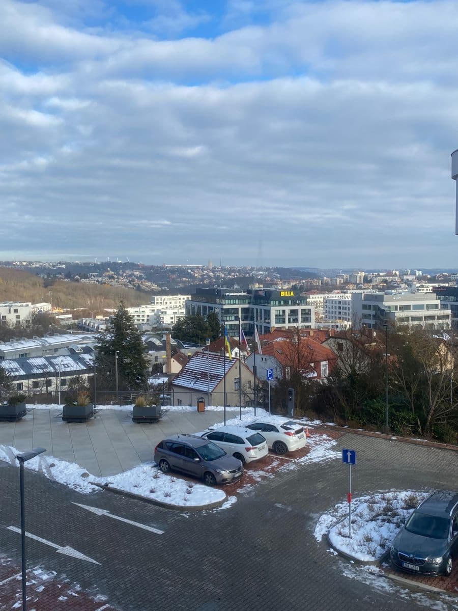 Prenájom bytu 3-izbový 100 m², U Kříže, Praha, Praha Prenájom bytu 3-izbový 100 m², U Kříže, Praha, Praha