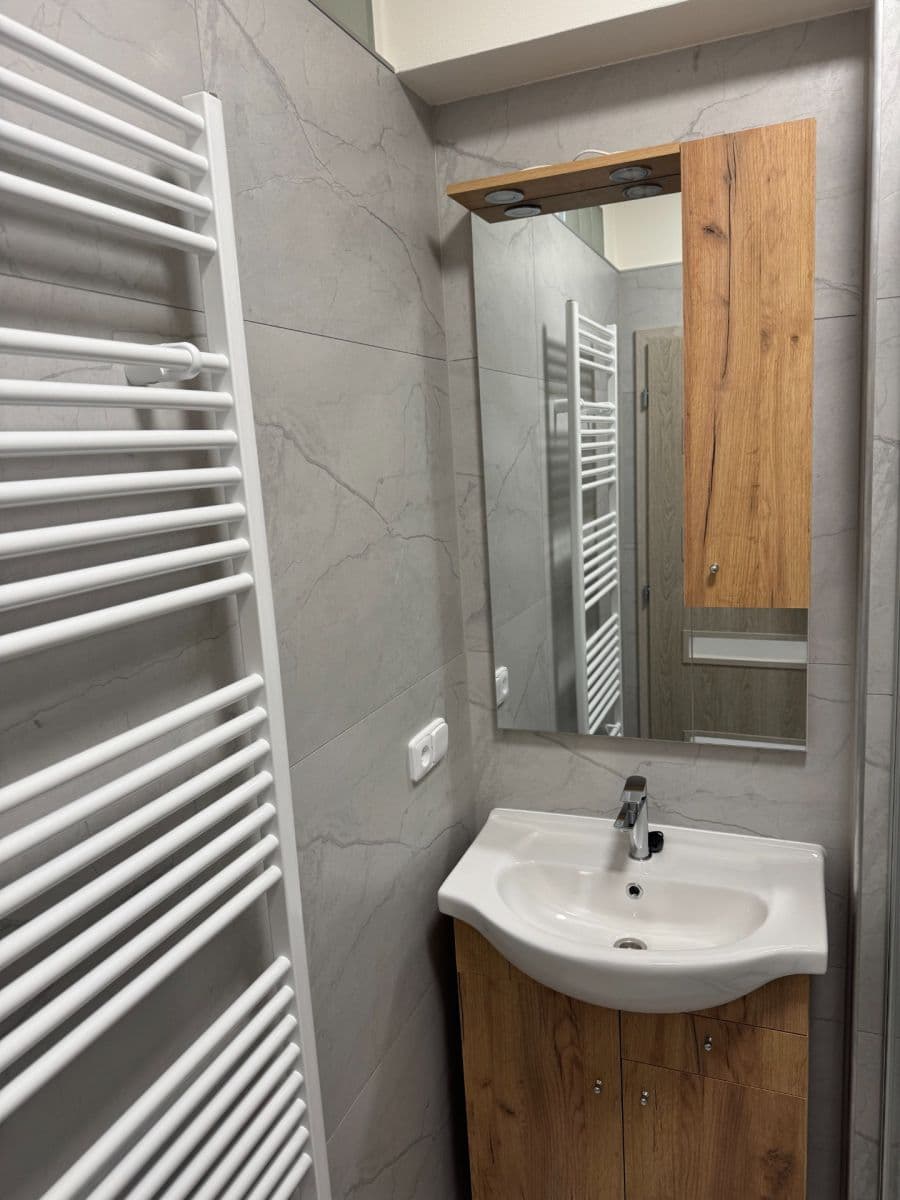 Predaj bytu 2-izbový 41 m², Palliardiho, Znojmo, Jihomoravský kraj Predaj bytu 2-izbový 41 m², Palliardiho, Znojmo, Jihomoravský kraj