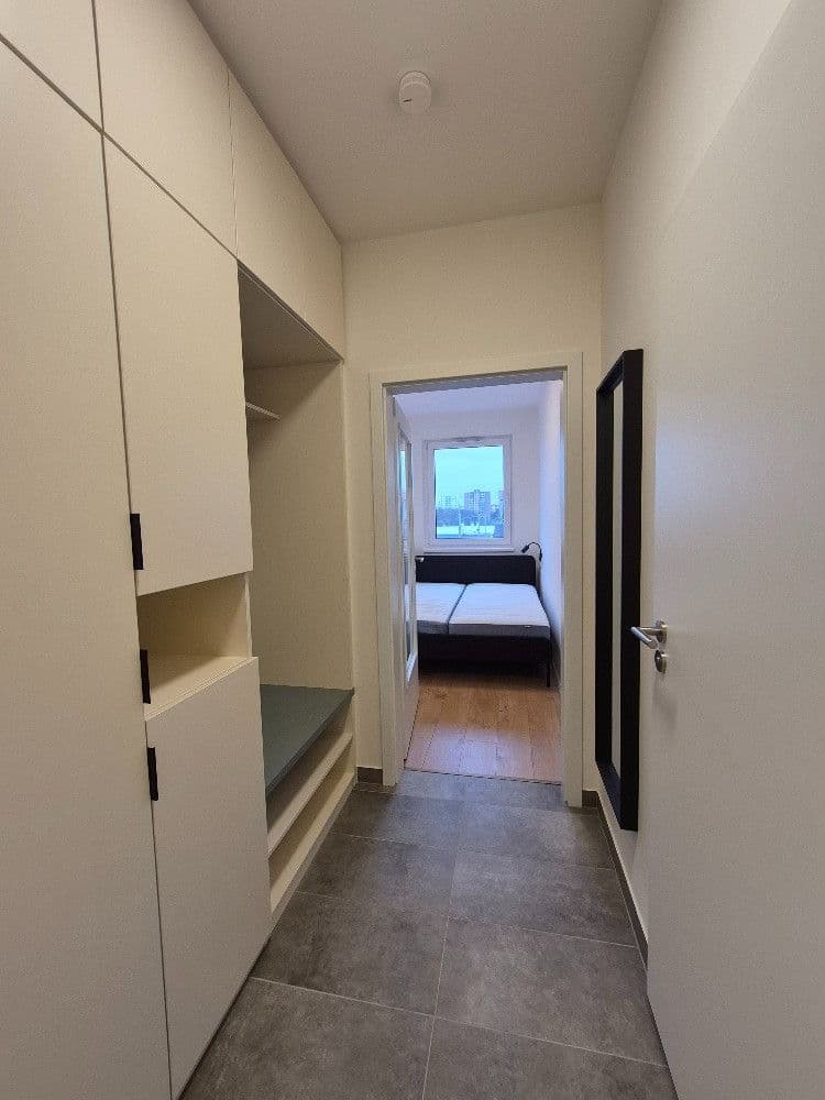 Prenájom bytu 1-izbový 31 m², Fabiánové, Praha, Praha Prenájom bytu 1-izbový 31 m², Fabiánové, Praha, Praha