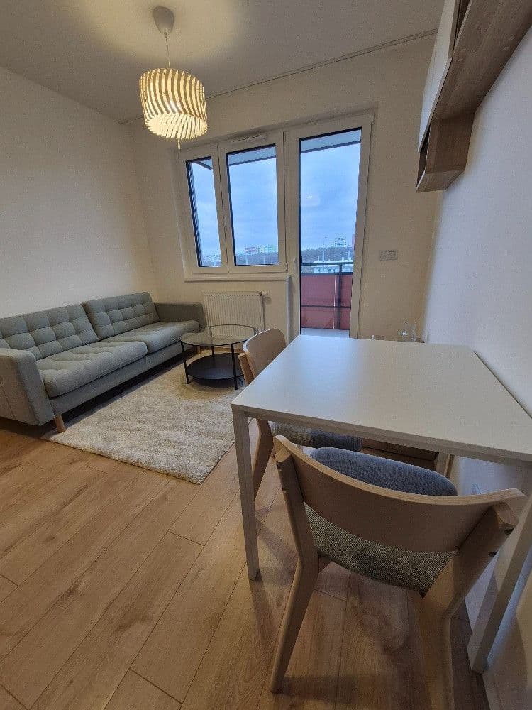 Prenájom bytu 1-izbový 31 m², Fabiánové, Praha, Praha Prenájom bytu 1-izbový 31 m², Fabiánové, Praha, Praha