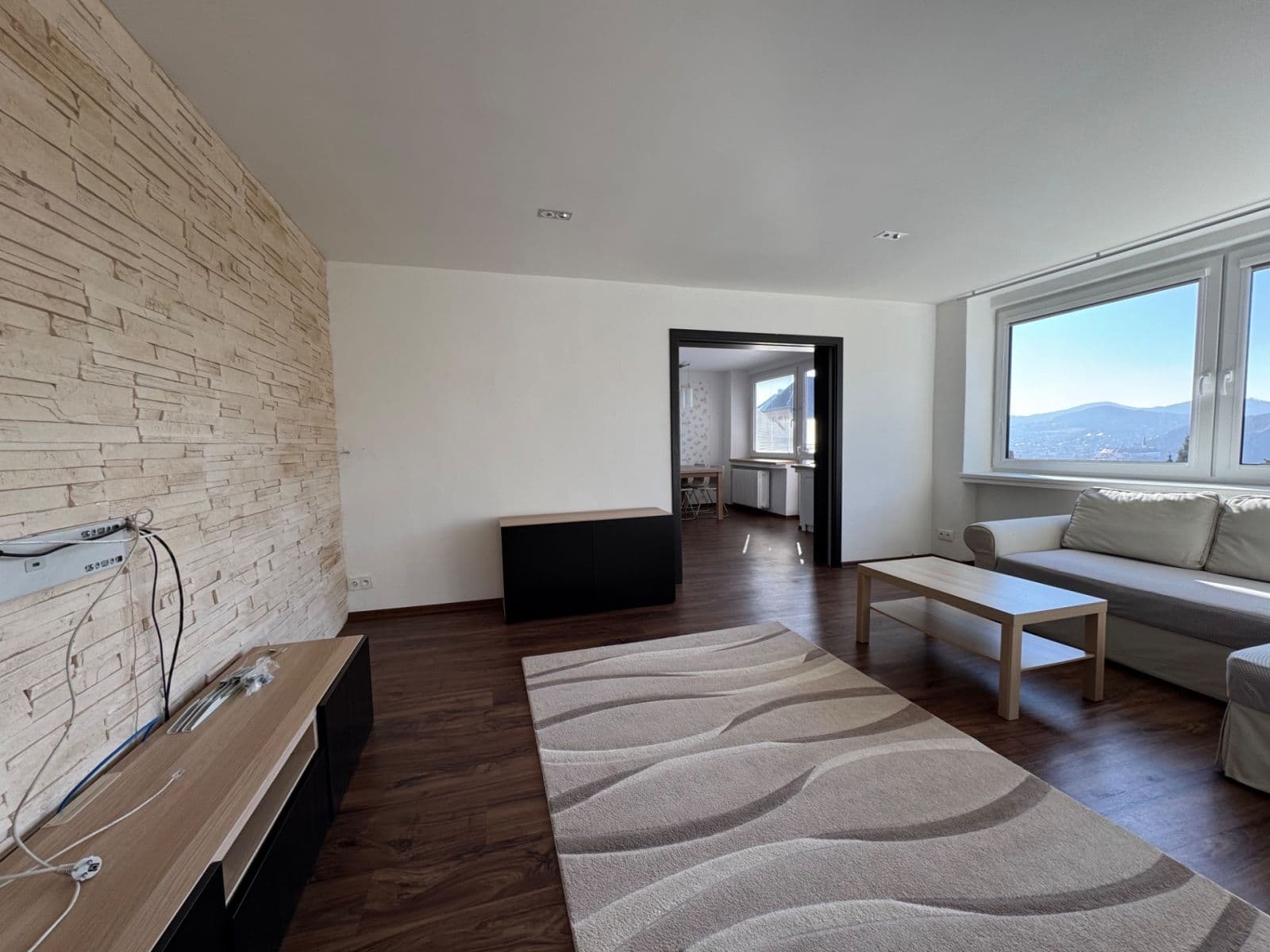 Prenájom bytu 3-izbový 90 m², Stoliční, Děčín, Ústecký kraj Prenájom bytu 3-izbový 90 m², Stoliční, Děčín, Ústecký kraj