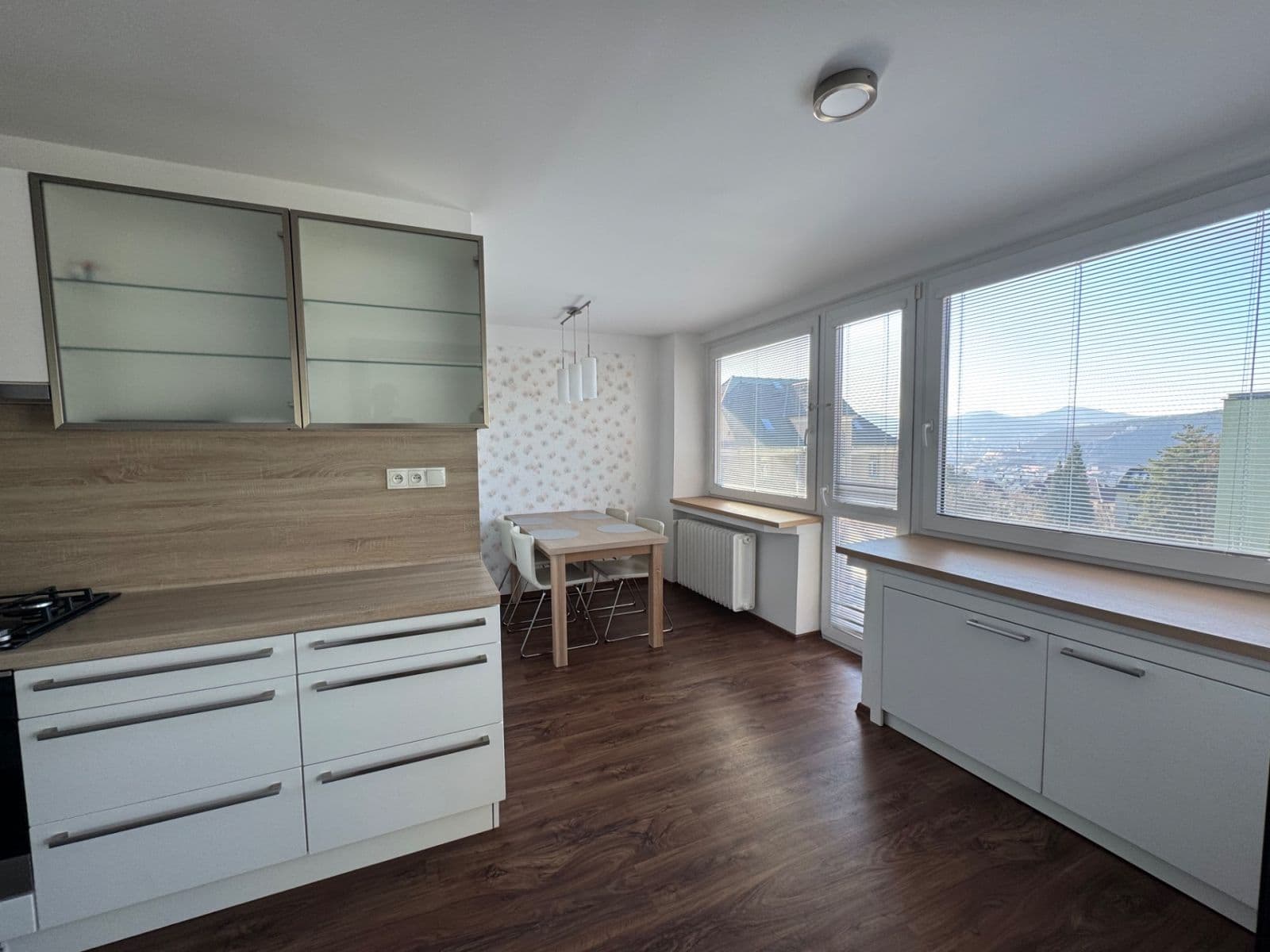 Prenájom bytu 3-izbový 90 m², Stoliční, Děčín, Ústecký kraj Prenájom bytu 3-izbový 90 m², Stoliční, Děčín, Ústecký kraj