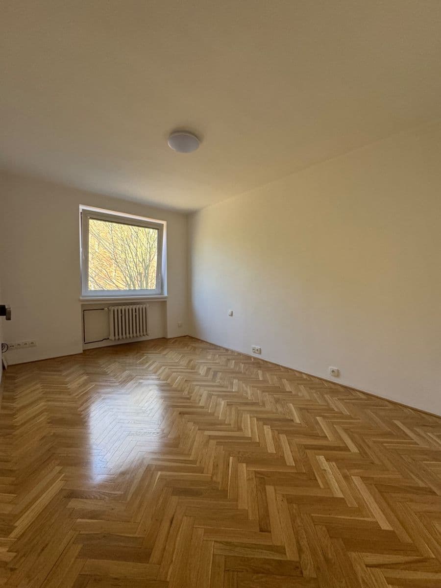 Prenájom bytu 3-izbový 90 m², Stoliční, Děčín, Ústecký kraj Prenájom bytu 3-izbový 90 m², Stoliční, Děčín, Ústecký kraj