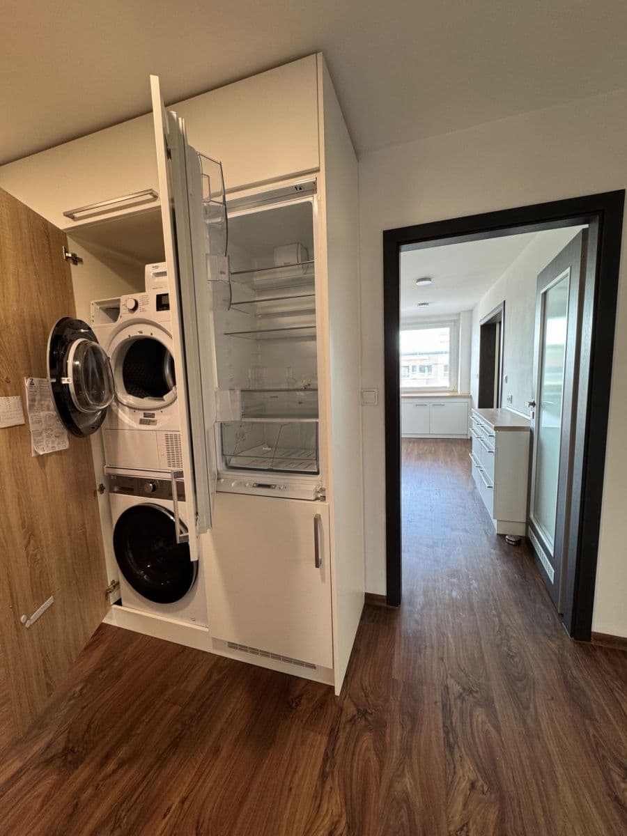 Prenájom bytu 3-izbový 90 m², Stoliční, Děčín, Ústecký kraj Prenájom bytu 3-izbový 90 m², Stoliční, Děčín, Ústecký kraj