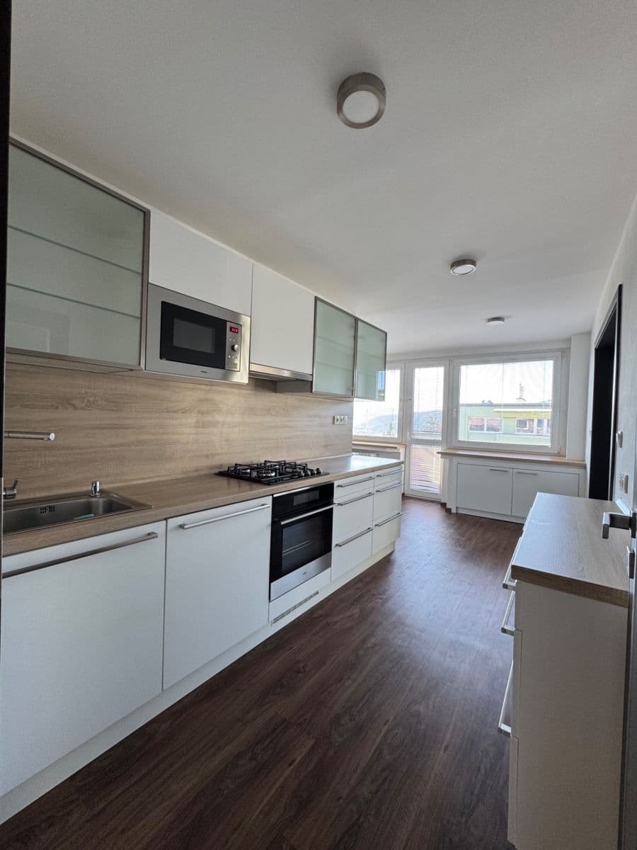 Prenájom bytu 3-izbový 90 m², Stoliční, Děčín, Ústecký kraj Prenájom bytu 3-izbový 90 m², Stoliční, Děčín, Ústecký kraj