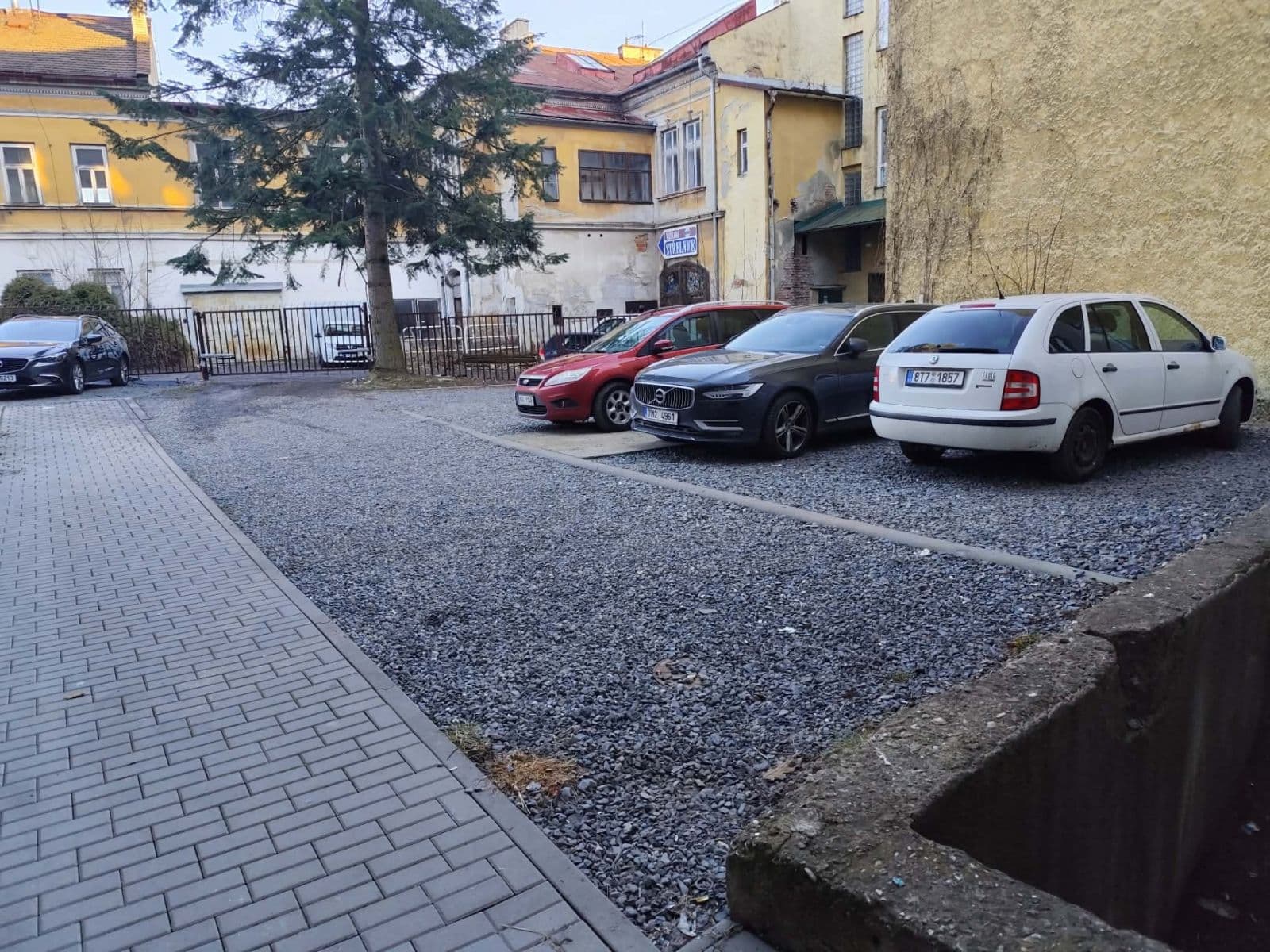 Predaj bytu 3-izbový 83 m², Dr. E. Beneše, Bruntál, Moravskoslezský kraj Predaj bytu 3-izbový 83 m², Dr. E. Beneše, Bruntál, Moravskoslezský kraj