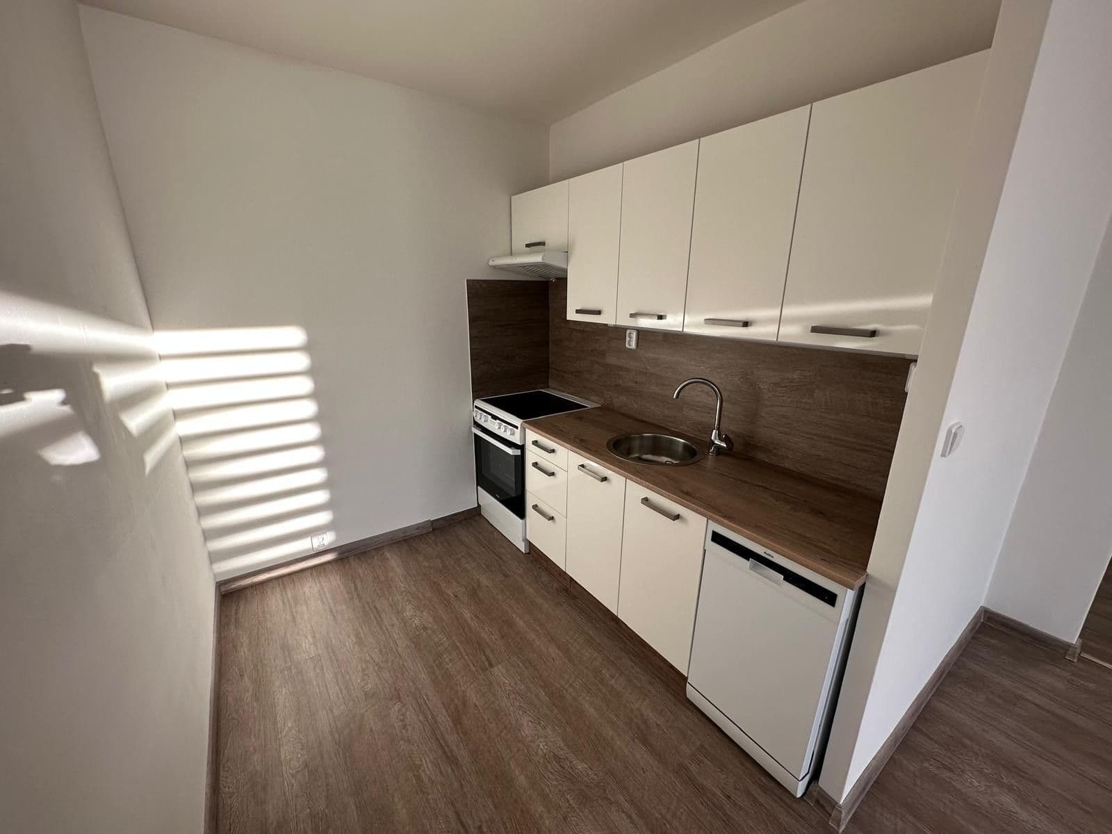 Prenájom bytu 2-izbový 45 m², Nechvílova, Praha, Praha Prenájom bytu 2-izbový 45 m², Nechvílova, Praha, Praha