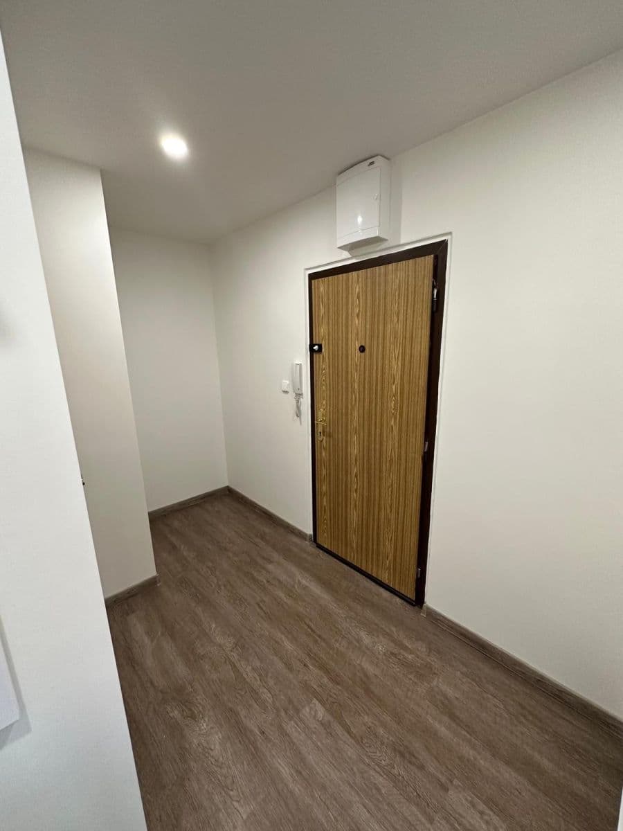 Prenájom bytu 2-izbový 45 m², Nechvílova, Praha, Praha Prenájom bytu 2-izbový 45 m², Nechvílova, Praha, Praha