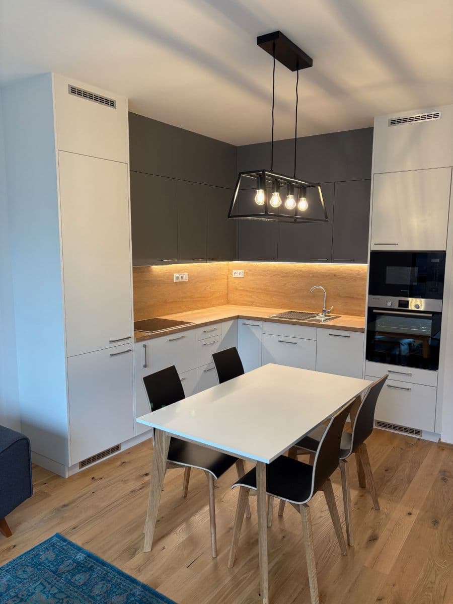 Prenájom bytu 2-izbový 54 m², Závišova, Praha, Praha Prenájom bytu 2-izbový 54 m², Závišova, Praha, Praha
