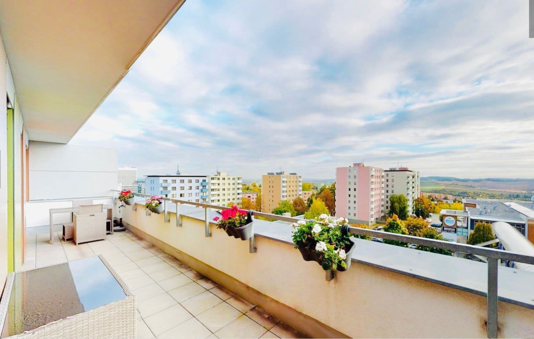 Prenájom bytu 3-izbový 100 m², Kamínky, Brno, Jihomoravský kraj Prenájom bytu 3-izbový 100 m², Kamínky, Brno, Jihomoravský kraj