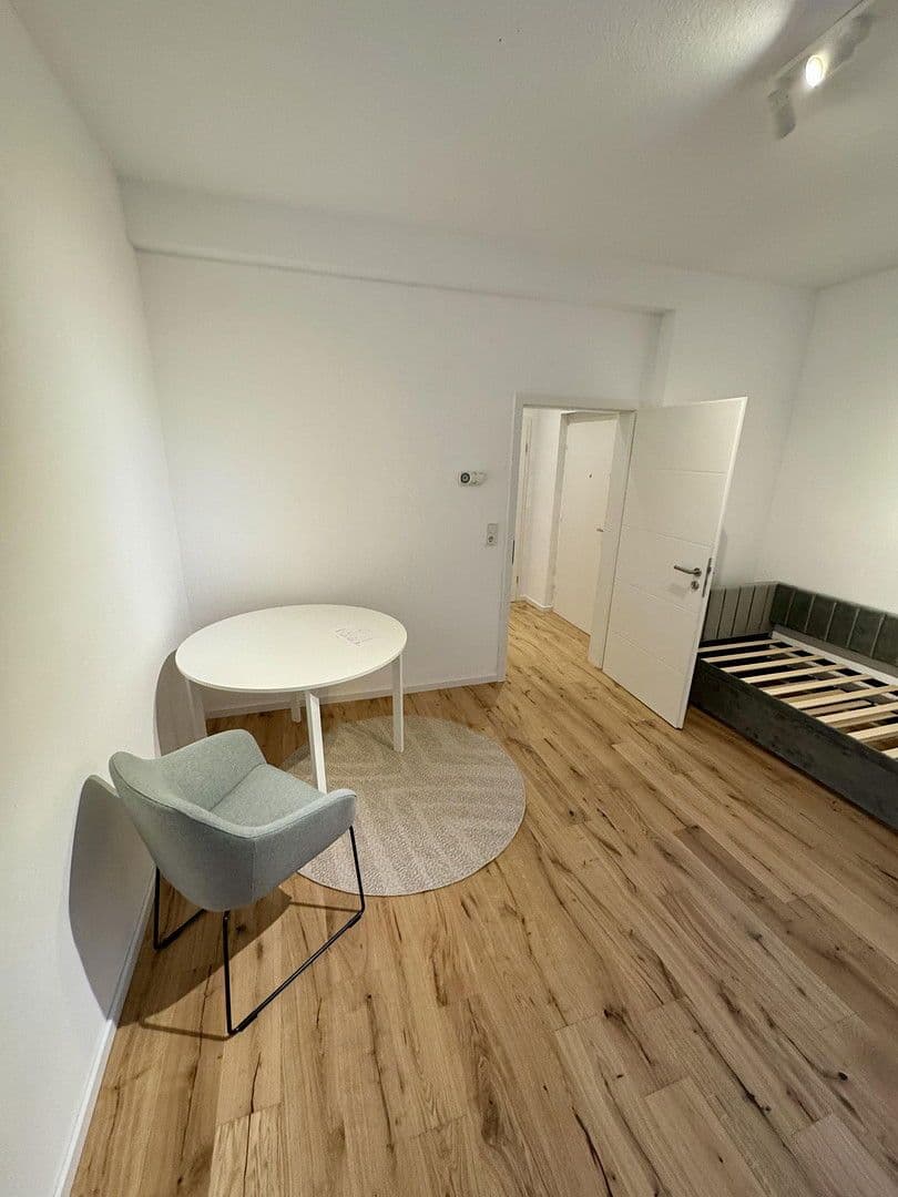 Prenájom bytu 1-izbový 28 m², Marsiliusstraße 93, Köln, Severné Porýnie - Westfálsko Prenájom bytu 1-izbový 28 m², Marsiliusstraße 93, Köln, Severné Porýnie - Westfálsko