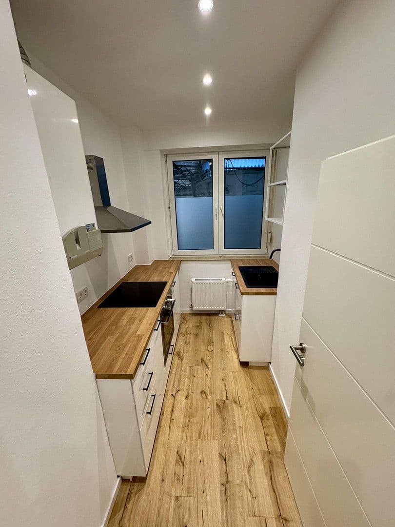 Prenájom bytu 1-izbový 28 m², Marsiliusstraße 93, Köln, Severné Porýnie - Westfálsko Prenájom bytu 1-izbový 28 m², Marsiliusstraße 93, Köln, Severné Porýnie - Westfálsko