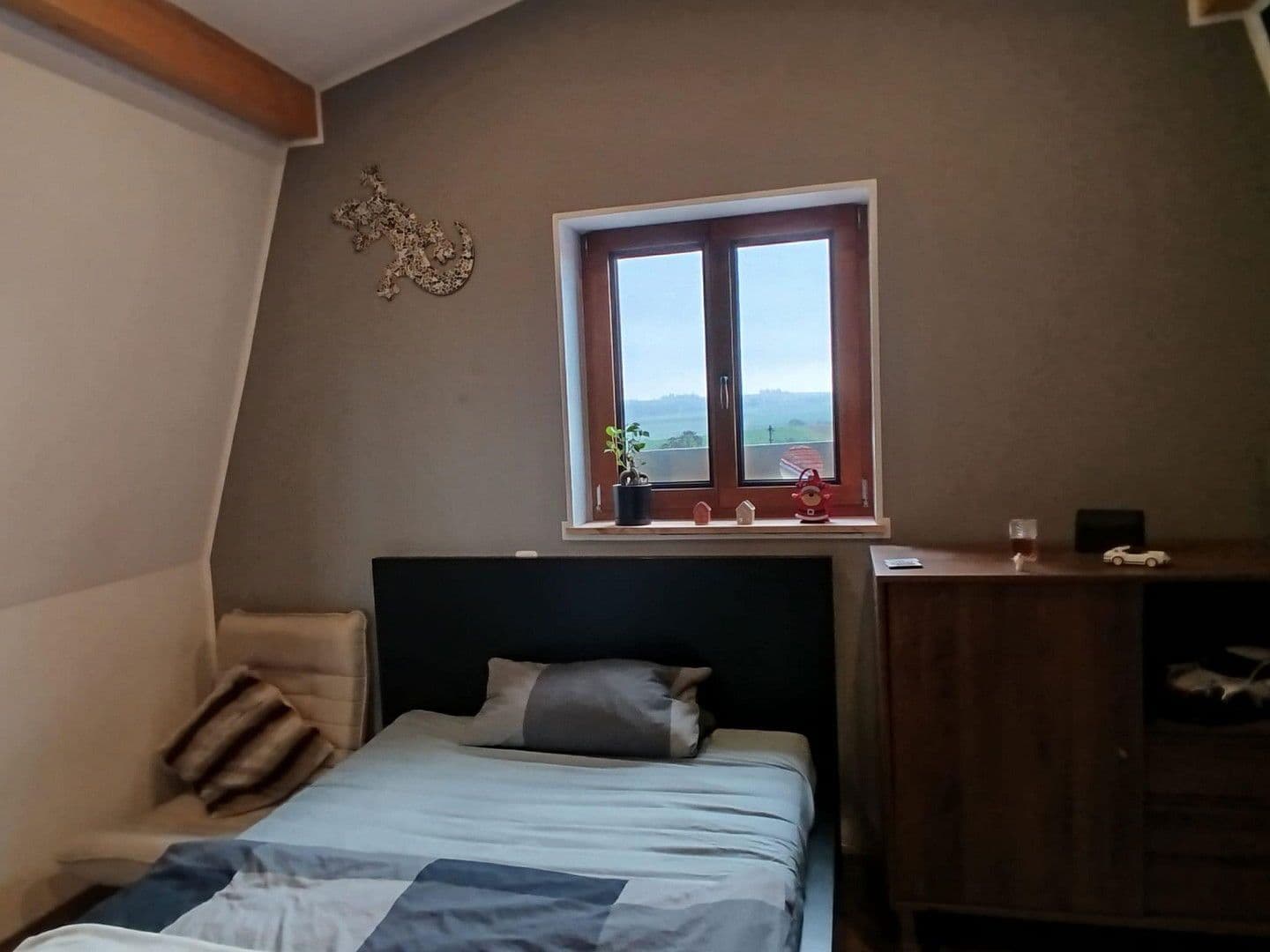 Predaj domu 150 m², pozemek 370 m², Rüssingen, Porýnie-Falcko Predaj domu 150 m², pozemek 370 m², Rüssingen, Porýnie-Falcko