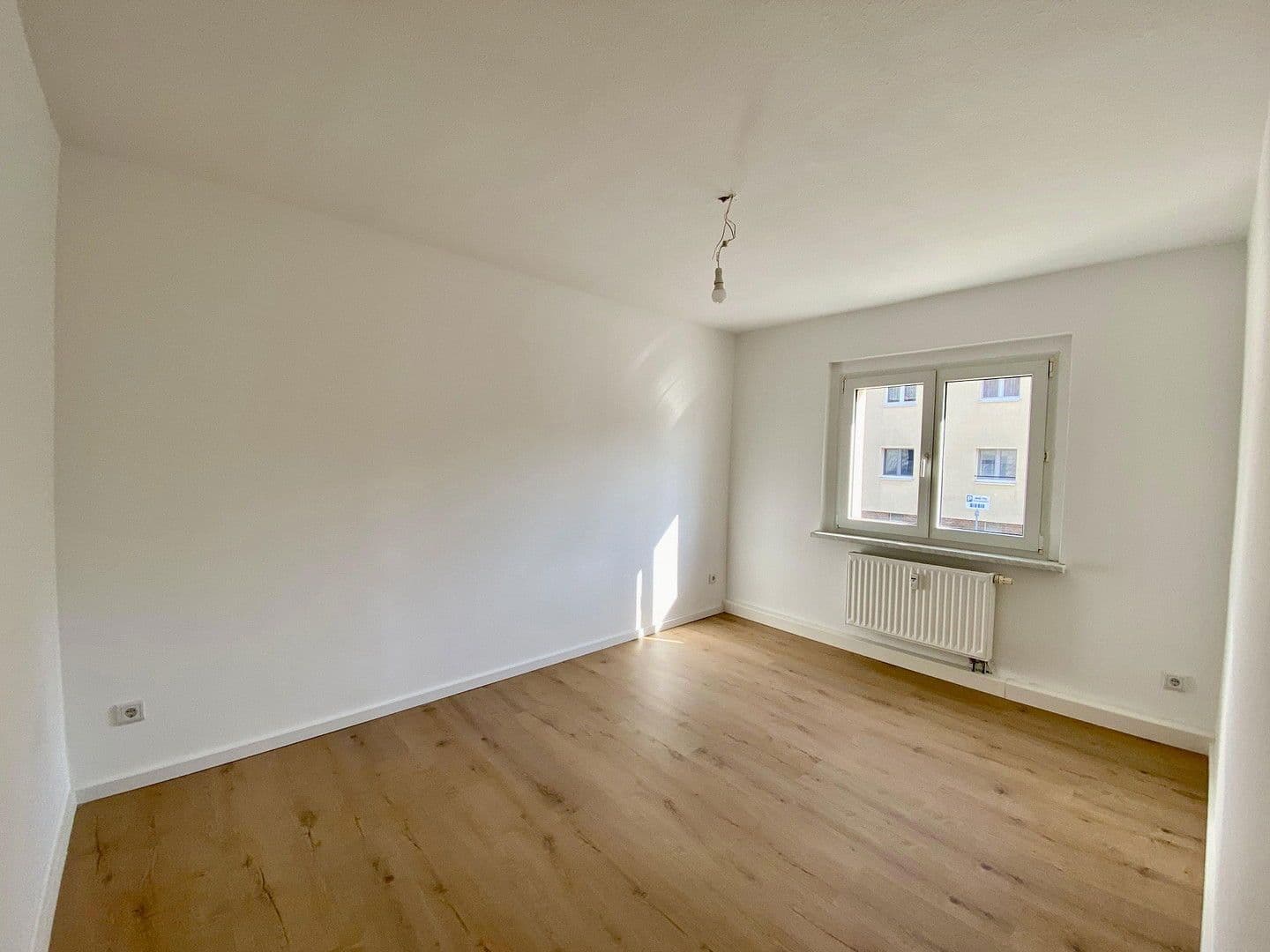 Prenájom bytu 3-izbový 66 m², Uhlandstraße 1, Zwenkau, Sasko Prenájom bytu 3-izbový 66 m², Uhlandstraße 1, Zwenkau, Sasko