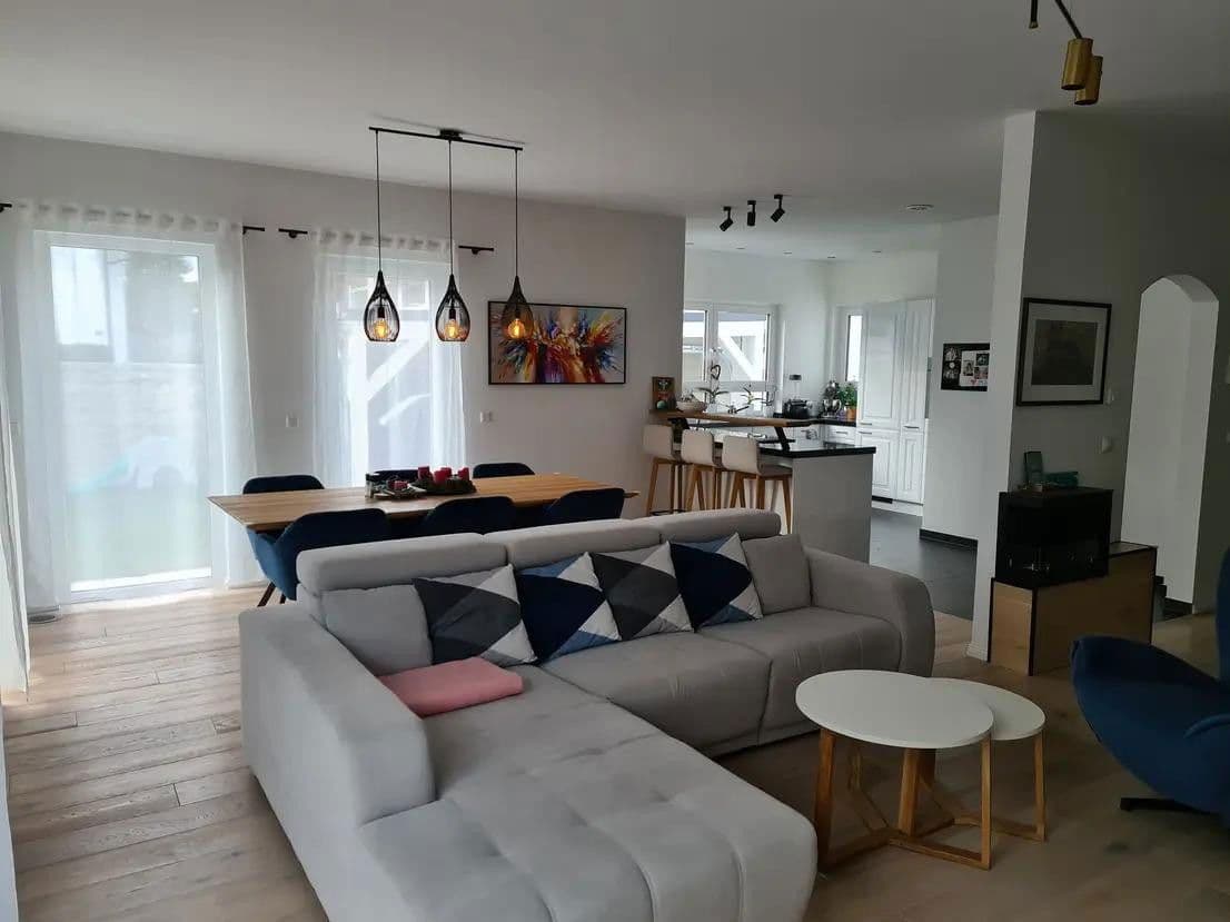 Predaj domu 131 m², pozemek 288 m², Bruckmühl, Bavorsko Predaj domu 131 m², pozemek 288 m², Bruckmühl, Bavorsko