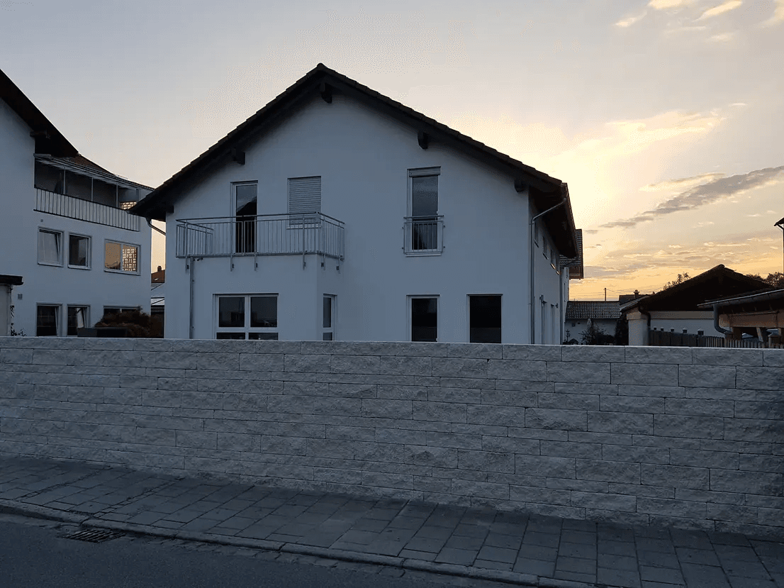 Predaj domu 131 m², pozemek 288 m², Bruckmühl, Bavorsko Predaj domu 131 m², pozemek 288 m², Bruckmühl, Bavorsko