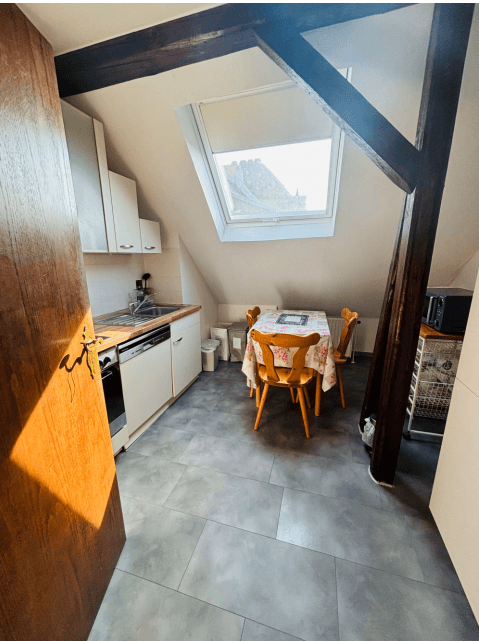 Prenájom bytu 2-izbový 54 m², Schiersteiner Str. 88, Wiesbaden, Hesensko Prenájom bytu 2-izbový 54 m², Schiersteiner Str. 88, Wiesbaden, Hesensko