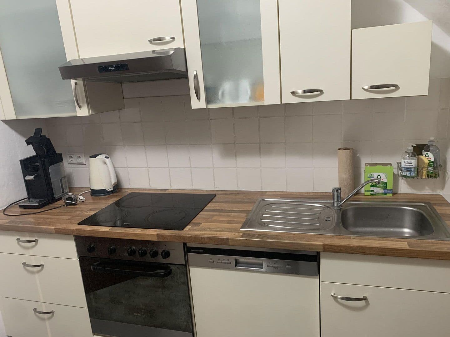 Prenájom bytu 2-izbový 54 m², Schiersteiner Str. 88, Wiesbaden, Hesensko Prenájom bytu 2-izbový 54 m², Schiersteiner Str. 88, Wiesbaden, Hesensko