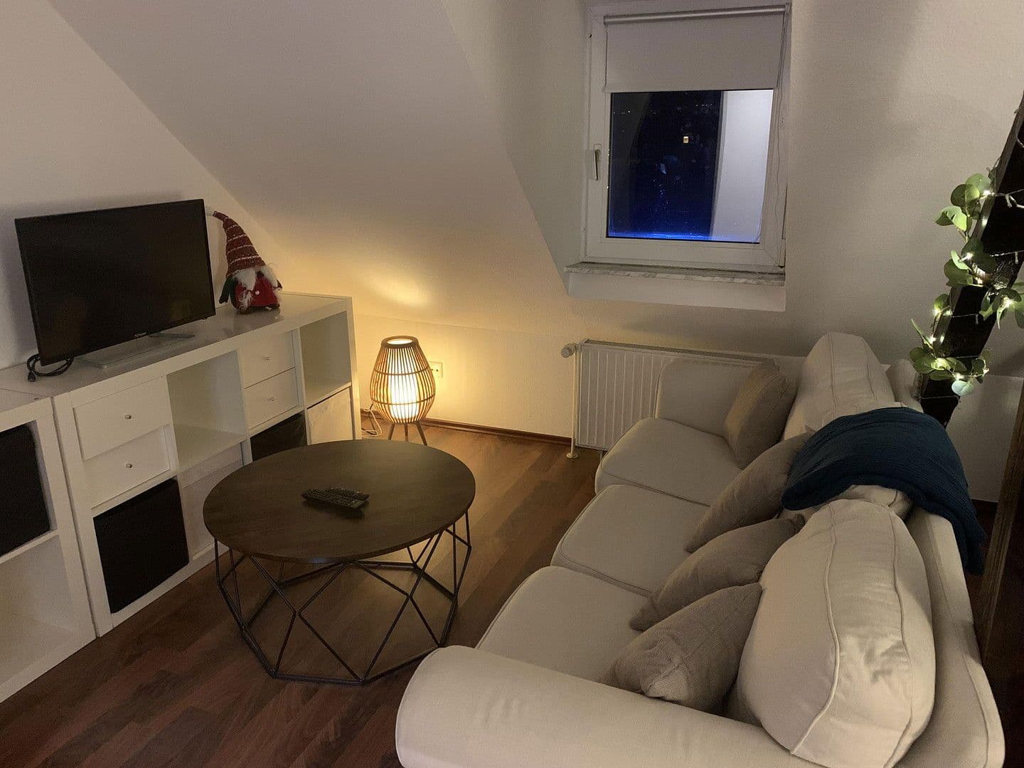 Prenájom bytu 2-izbový 54 m², Schiersteiner Str. 88, Wiesbaden, Hesensko Prenájom bytu 2-izbový 54 m², Schiersteiner Str. 88, Wiesbaden, Hesensko