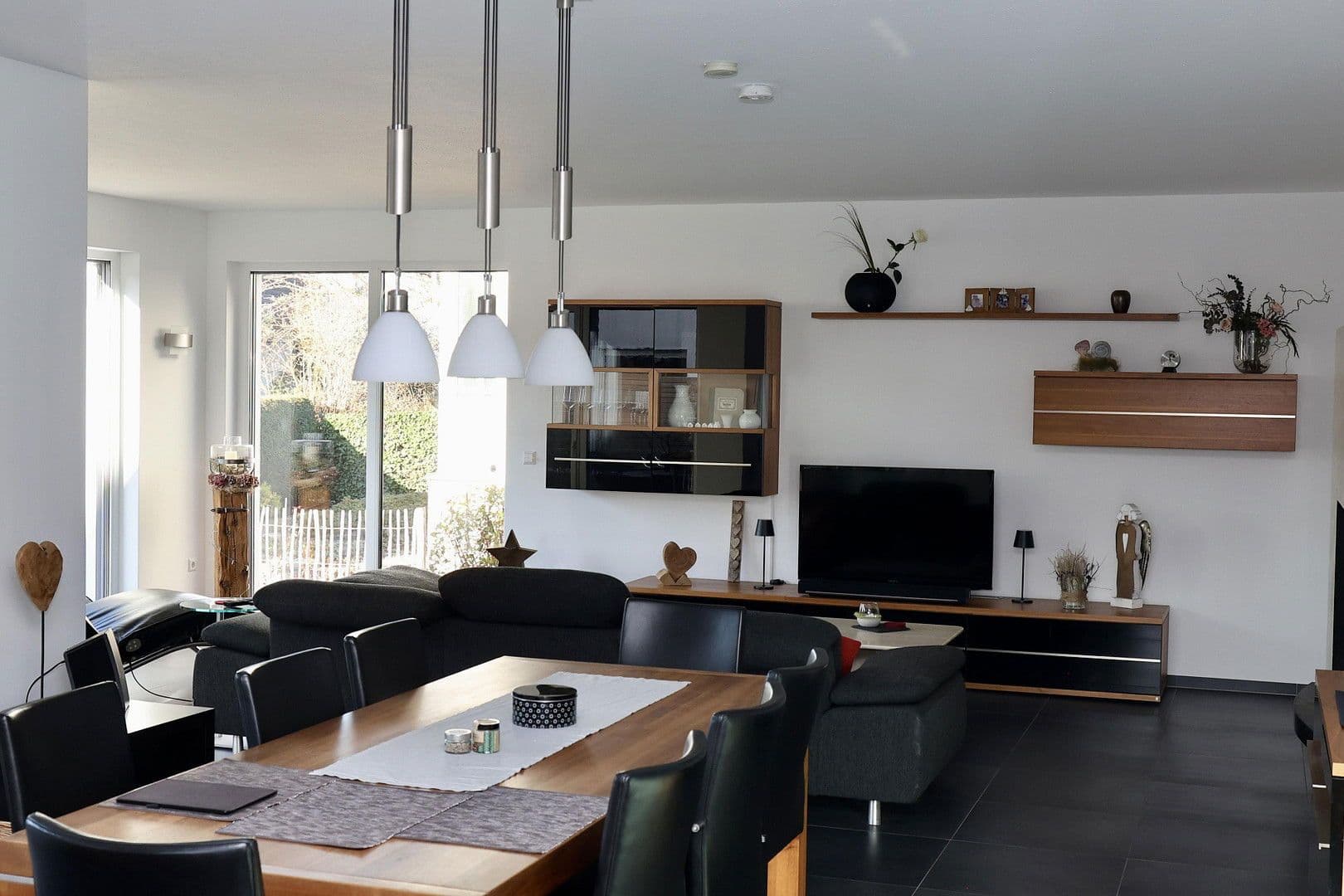 Predaj domu 183 m², pozemek 483 m², Ludwigsburg, Bádensko-Wurttembersko Predaj domu 183 m², pozemek 483 m², Ludwigsburg, Bádensko-Wurttembersko