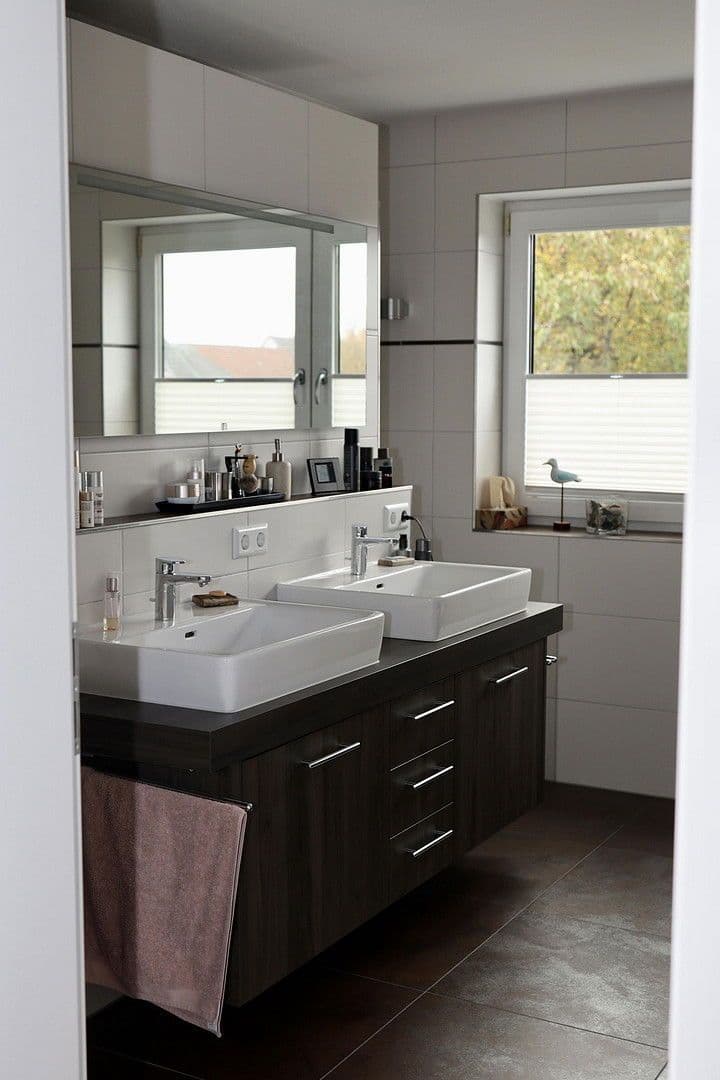 Predaj domu 183 m², pozemek 483 m², Ludwigsburg, Bádensko-Wurttembersko Predaj domu 183 m², pozemek 483 m², Ludwigsburg, Bádensko-Wurttembersko