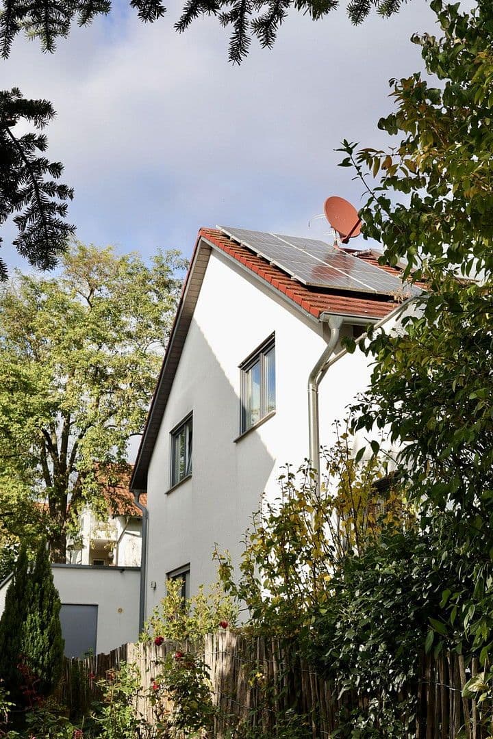 Predaj domu 183 m², pozemek 483 m², Ludwigsburg, Bádensko-Wurttembersko Predaj domu 183 m², pozemek 483 m², Ludwigsburg, Bádensko-Wurttembersko