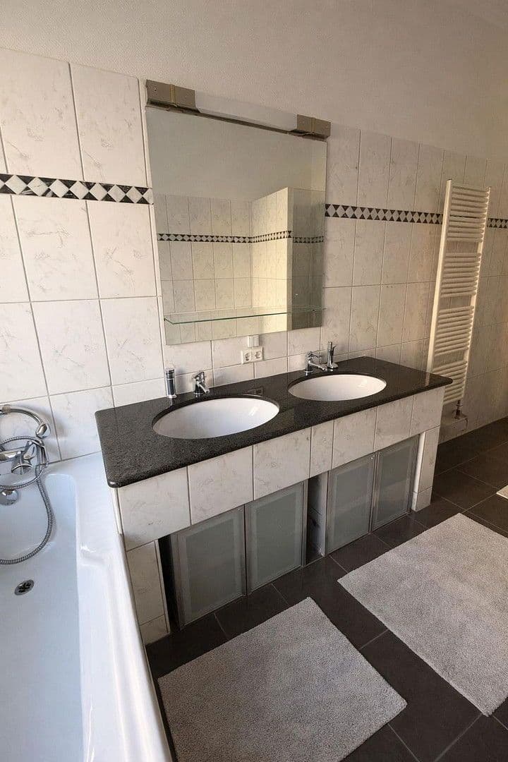 Predaj bytu 2-izbový 100 m², Blissestraße 55, Berlin, Berlín Predaj bytu 2-izbový 100 m², Blissestraße 55, Berlin, Berlín