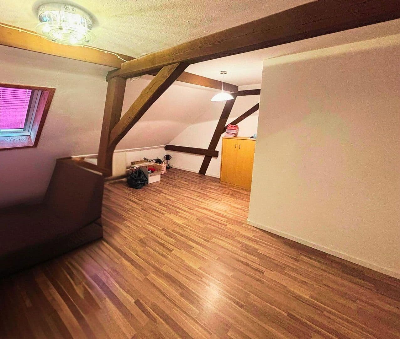 Prenájom bytu 4-izbový 132 m², Hoferstr. 7, Gefell, Durínsko Prenájom bytu 4-izbový 132 m², Hoferstr. 7, Gefell, Durínsko