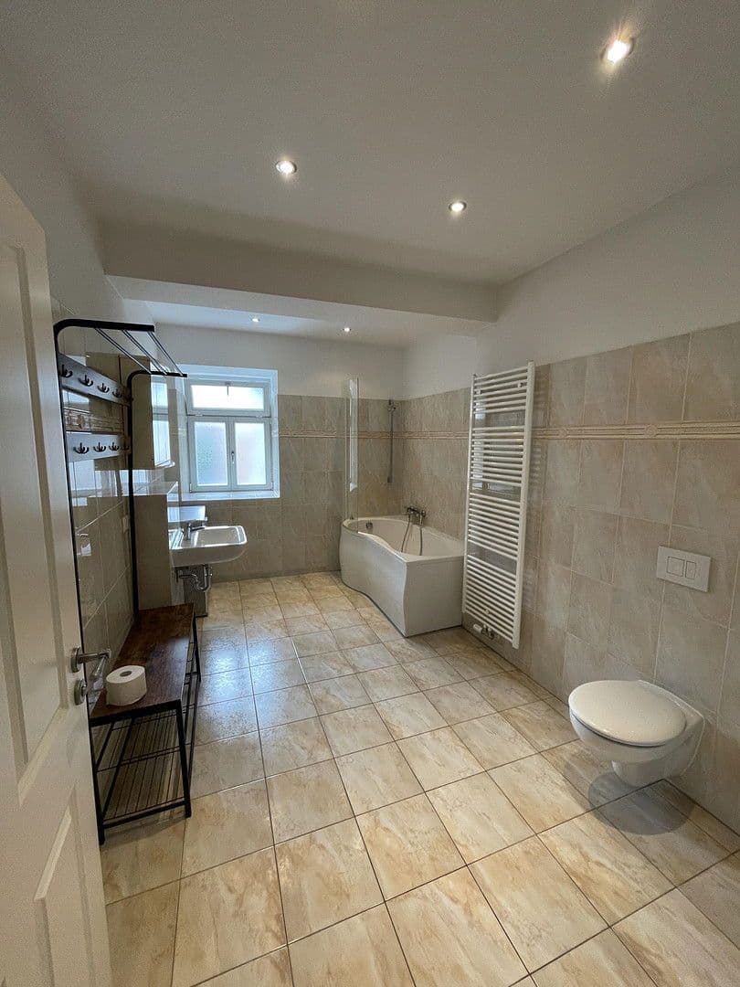 Prenájom bytu 3-izbový 91 m², Am Zehnt 9, Sinsheim, Bádensko-Wurttembersko Prenájom bytu 3-izbový 91 m², Am Zehnt 9, Sinsheim, Bádensko-Wurttembersko