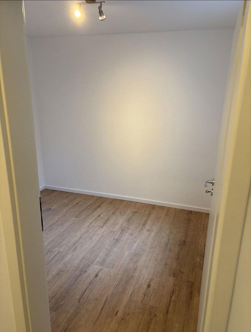 Predaj domu 173 m², pozemek 584 m², Edith-Stein-Straße 34, Wuppertal, Severné Porýnie - Westfálsko Predaj domu 173 m², pozemek 584 m², Edith-Stein-Straße 34, Wuppertal, Severné Porýnie - Westfálsko