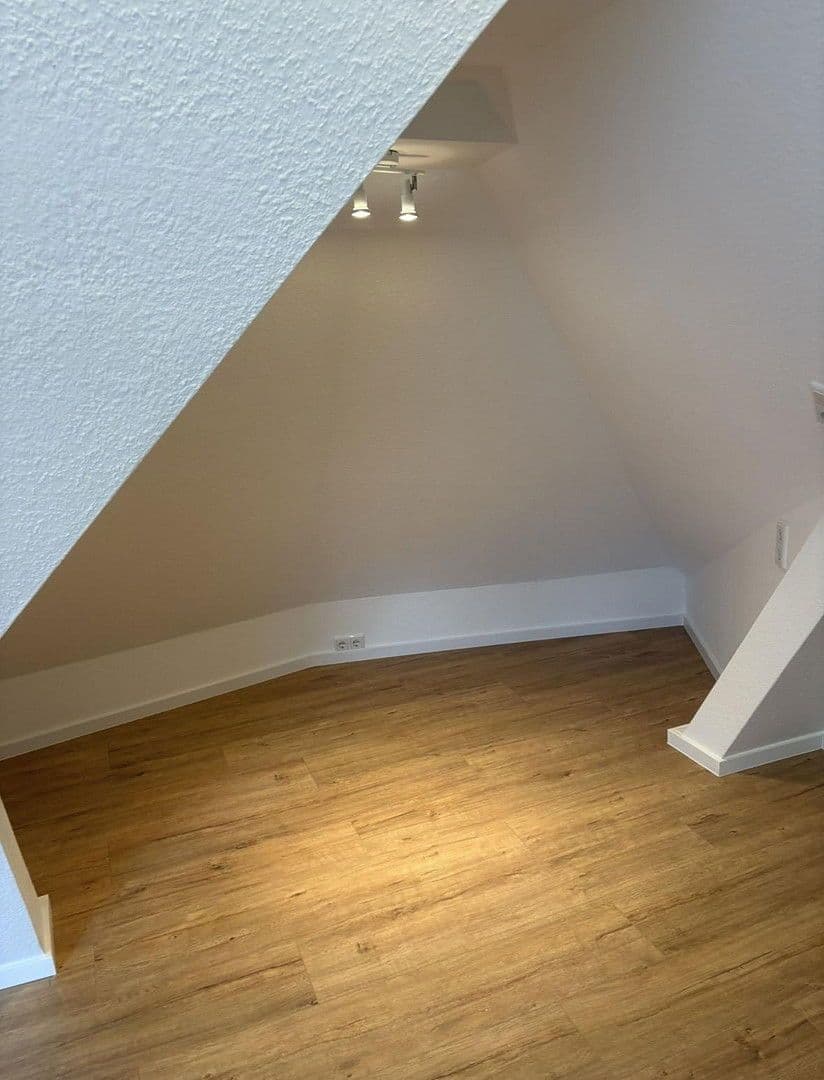 Predaj domu 173 m², pozemek 584 m², Edith-Stein-Straße 34, Wuppertal, Severné Porýnie - Westfálsko Predaj domu 173 m², pozemek 584 m², Edith-Stein-Straße 34, Wuppertal, Severné Porýnie - Westfálsko