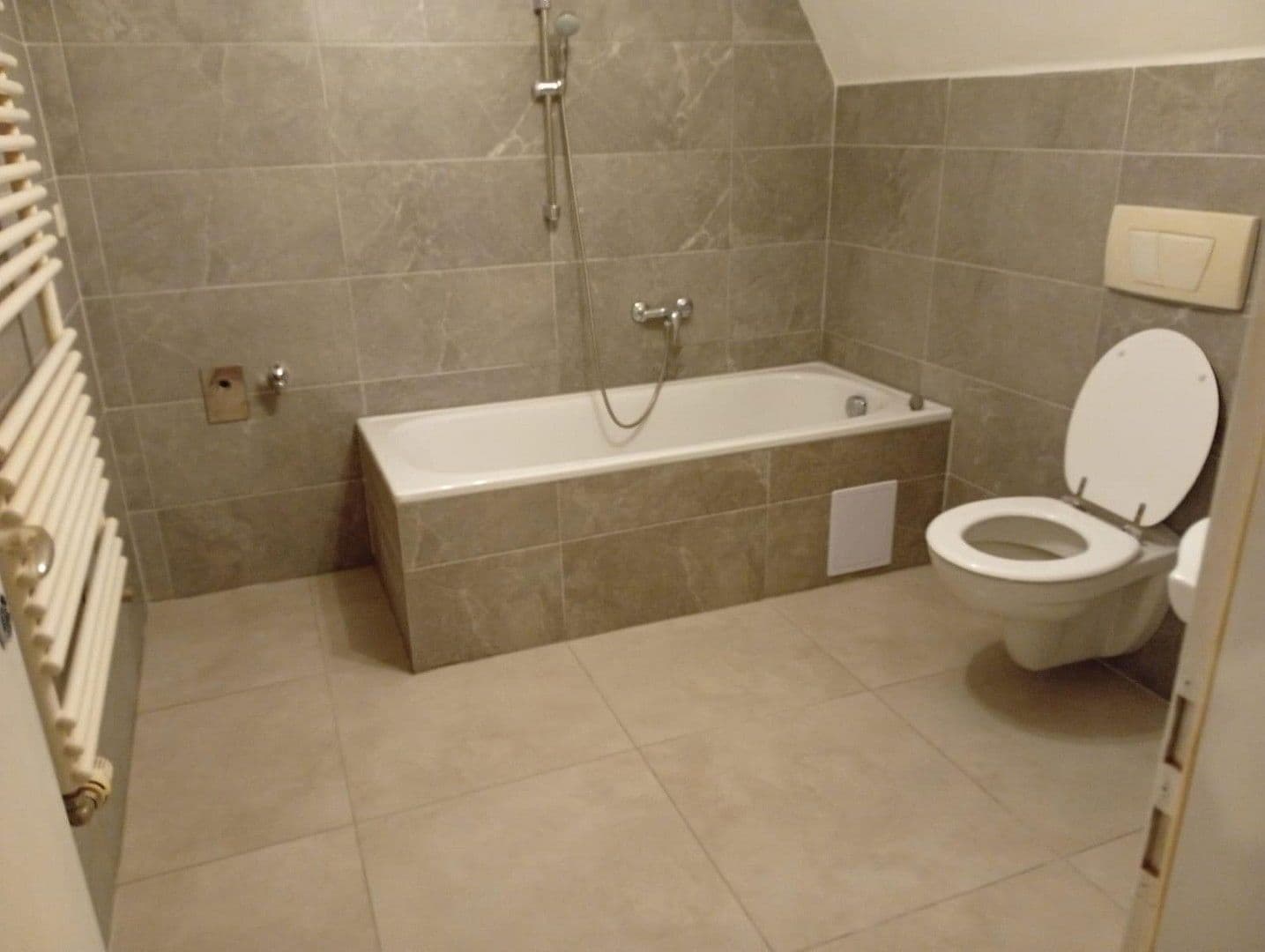 Prenájom bytu 3-izbový 65 m², Jakobstraße 35, Naumburg (Saale), Sasko-Anhaltsko Prenájom bytu 3-izbový 65 m², Jakobstraße 35, Naumburg (Saale), Sasko-Anhaltsko