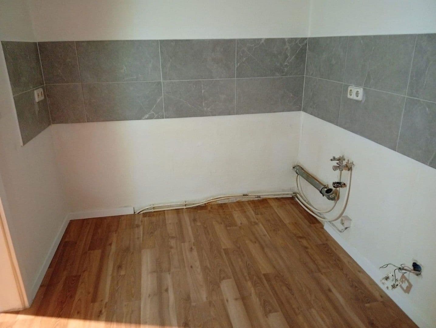 Prenájom bytu 3-izbový 65 m², Jakobstraße 35, Naumburg (Saale), Sasko-Anhaltsko Prenájom bytu 3-izbový 65 m², Jakobstraße 35, Naumburg (Saale), Sasko-Anhaltsko