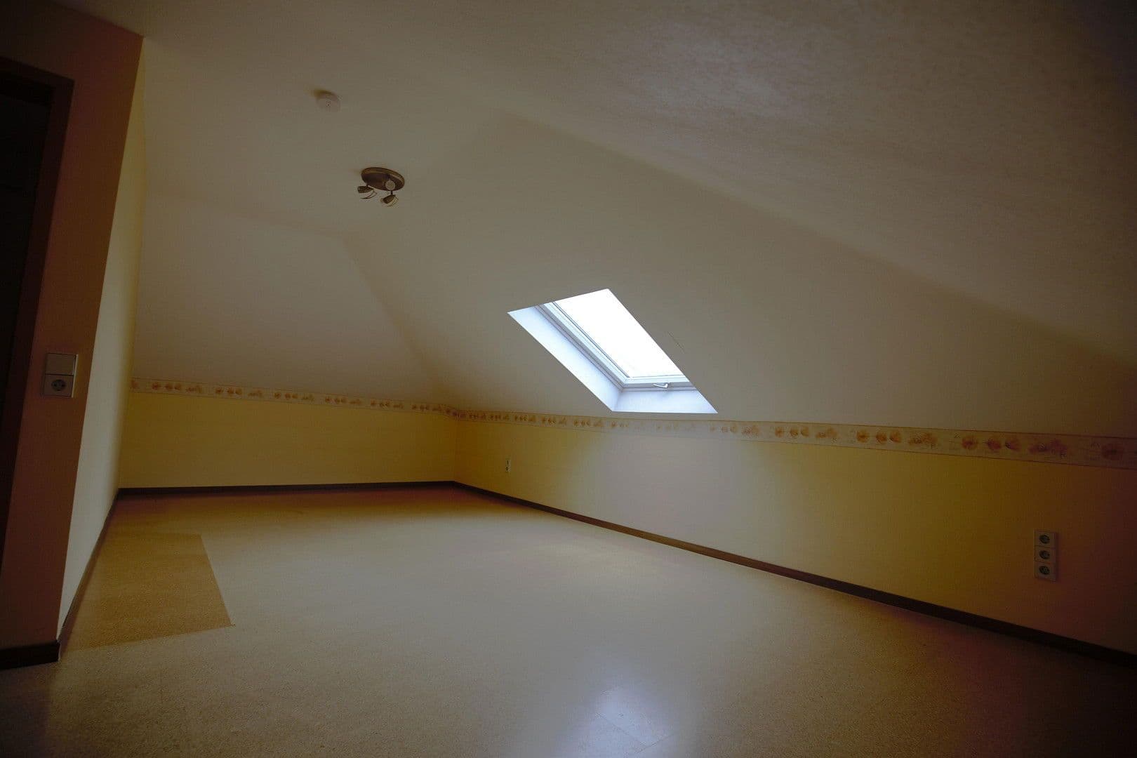 Prenájom kancelárie 25 m², Carl-Zeiss-Str. 5, Frankenthal, Porýnie-Falcko Prenájom kancelárie 25 m², Carl-Zeiss-Str. 5, Frankenthal, Porýnie-Falcko