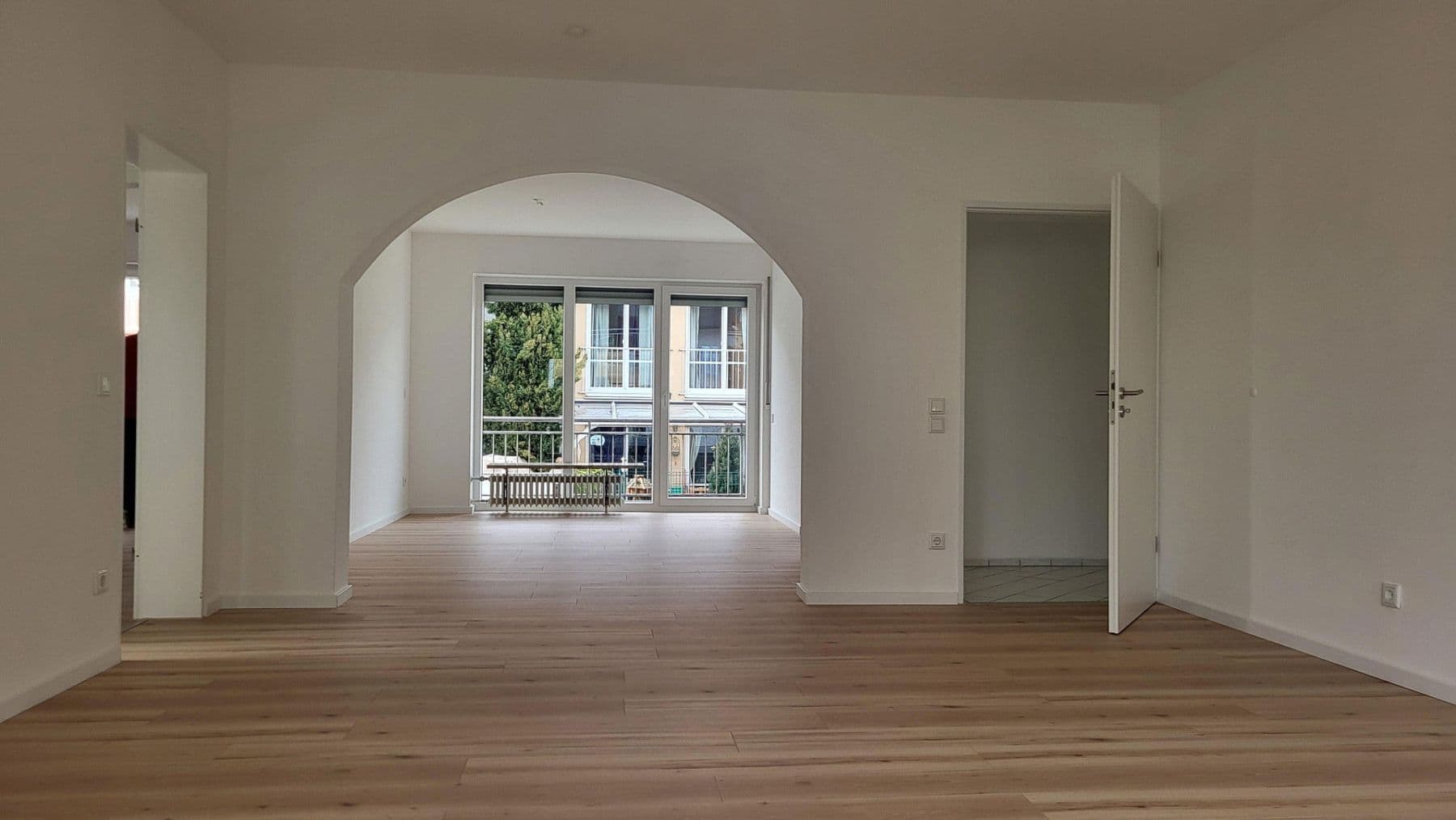 Prenájom bytu 3-izbový 100 m², Münchner Str. 179, Karlsfeld, Bavorsko Prenájom bytu 3-izbový 100 m², Münchner Str. 179, Karlsfeld, Bavorsko