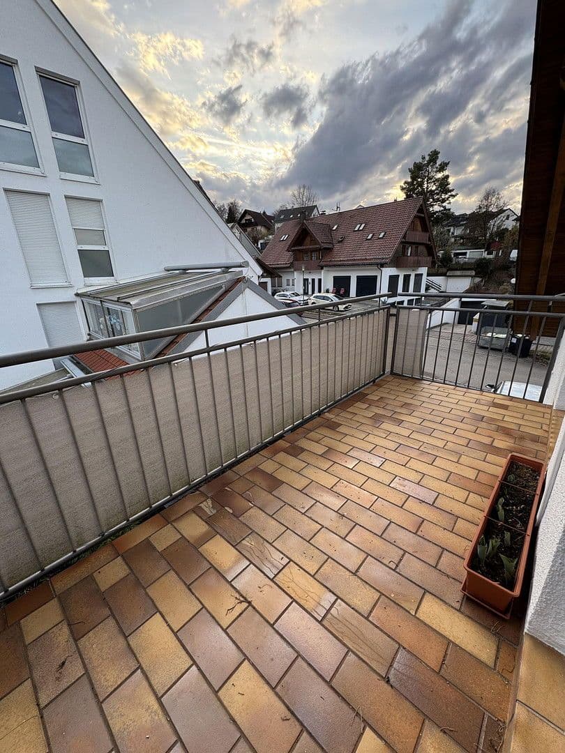 Prenájom bytu 5-izbový 120 m², Massenhausen, Bavorsko Prenájom bytu 5-izbový 120 m², Massenhausen, Bavorsko