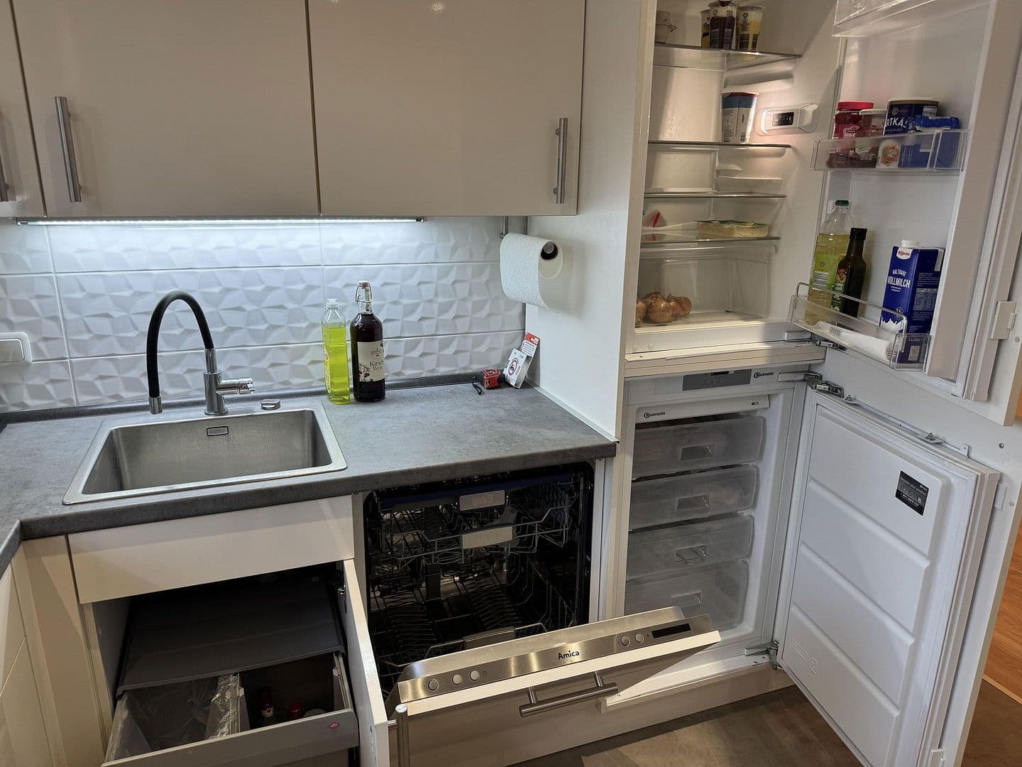 Prenájom bytu 5-izbový 120 m², Massenhausen, Bavorsko Prenájom bytu 5-izbový 120 m², Massenhausen, Bavorsko