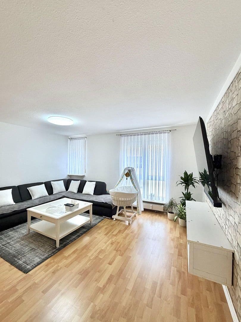 Prenájom bytu 3-izbový 82 m², Kriegsstraße 2, Pforzheim, Bádensko-Wurttembersko Prenájom bytu 3-izbový 82 m², Kriegsstraße 2, Pforzheim, Bádensko-Wurttembersko