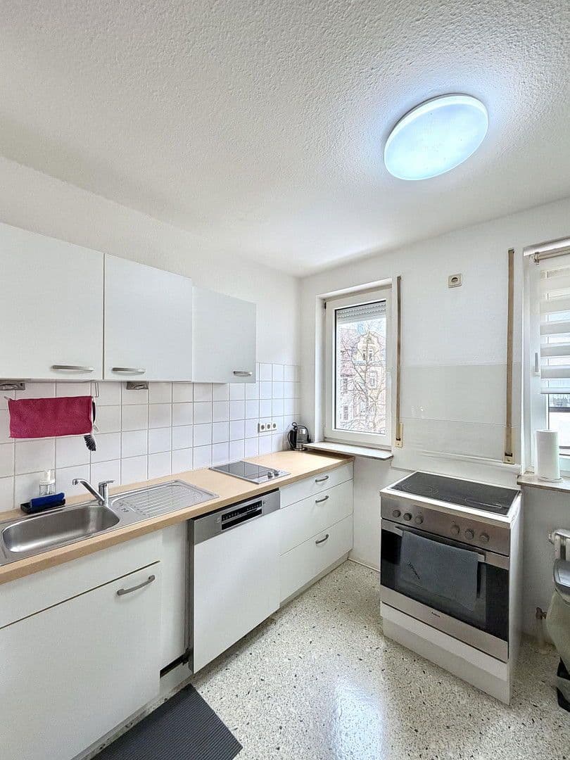 Prenájom bytu 3-izbový 82 m², Kriegsstraße 2, Pforzheim, Bádensko-Wurttembersko Prenájom bytu 3-izbový 82 m², Kriegsstraße 2, Pforzheim, Bádensko-Wurttembersko