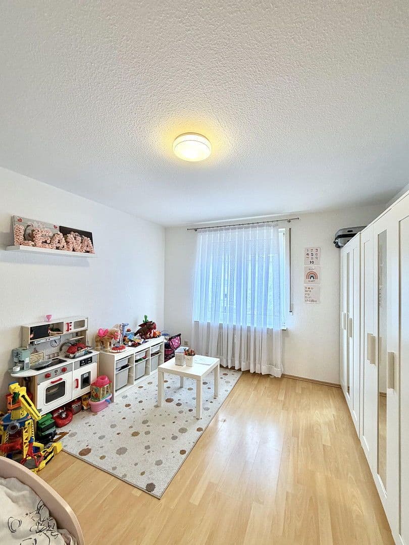 Prenájom bytu 3-izbový 82 m², Kriegsstraße 2, Pforzheim, Bádensko-Wurttembersko Prenájom bytu 3-izbový 82 m², Kriegsstraße 2, Pforzheim, Bádensko-Wurttembersko