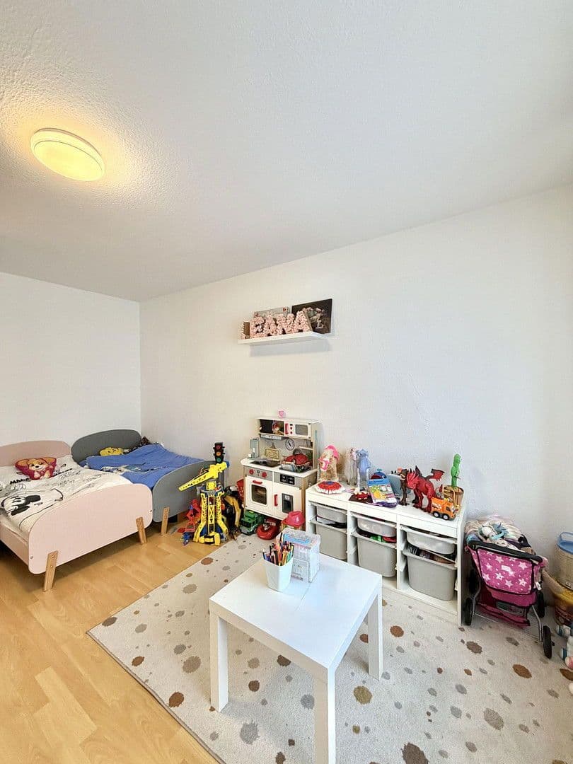 Prenájom bytu 3-izbový 82 m², Kriegsstraße 2, Pforzheim, Bádensko-Wurttembersko Prenájom bytu 3-izbový 82 m², Kriegsstraße 2, Pforzheim, Bádensko-Wurttembersko