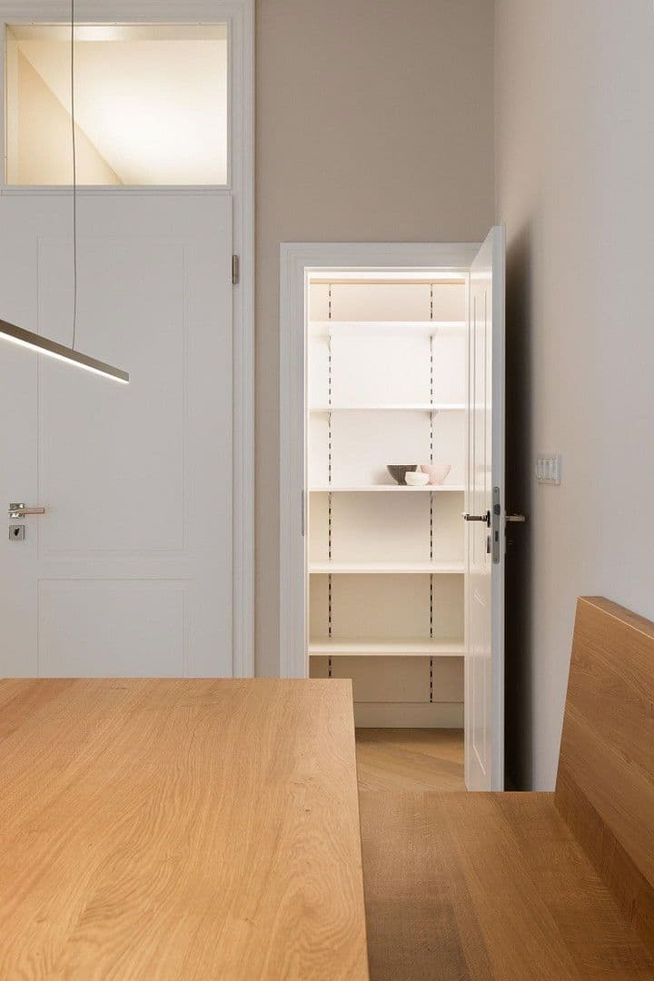 Prenájom bytu 4-izbový 104 m², Kennedydamm 7, Düsseldorf, Severné Porýnie - Westfálsko Prenájom bytu 4-izbový 104 m², Kennedydamm 7, Düsseldorf, Severné Porýnie - Westfálsko