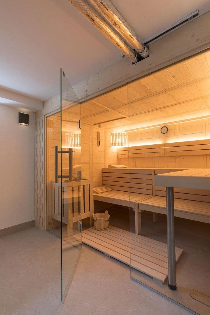 Prenájom bytu 4-izbový 104 m², Kennedydamm 7, Düsseldorf, Severné Porýnie - Westfálsko Prenájom bytu 4-izbový 104 m², Kennedydamm 7, Düsseldorf, Severné Porýnie - Westfálsko