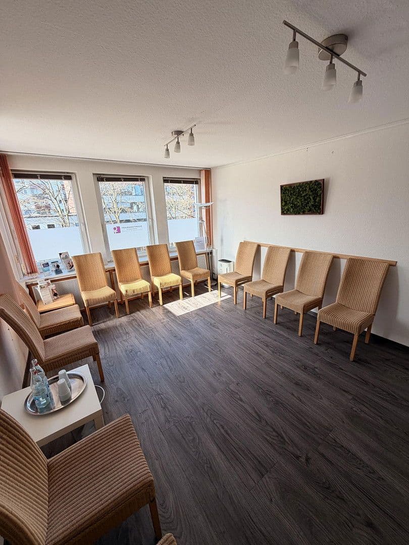 Prenájom kancelárie 170 m², Bismarckstraße 4, Pinneberg, Šlezvicko-Holštajnsko Prenájom kancelárie 170 m², Bismarckstraße 4, Pinneberg, Šlezvicko-Holštajnsko