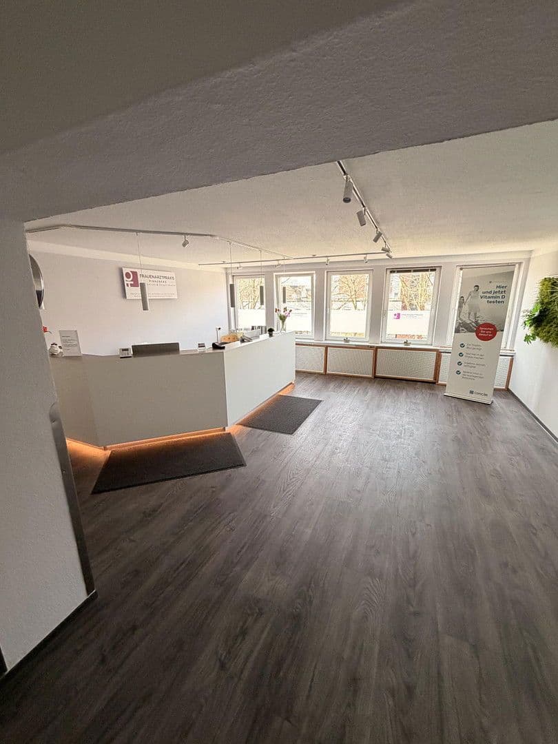 Prenájom kancelárie 170 m², Bismarckstraße 4, Pinneberg, Šlezvicko-Holštajnsko Prenájom kancelárie 170 m², Bismarckstraße 4, Pinneberg, Šlezvicko-Holštajnsko