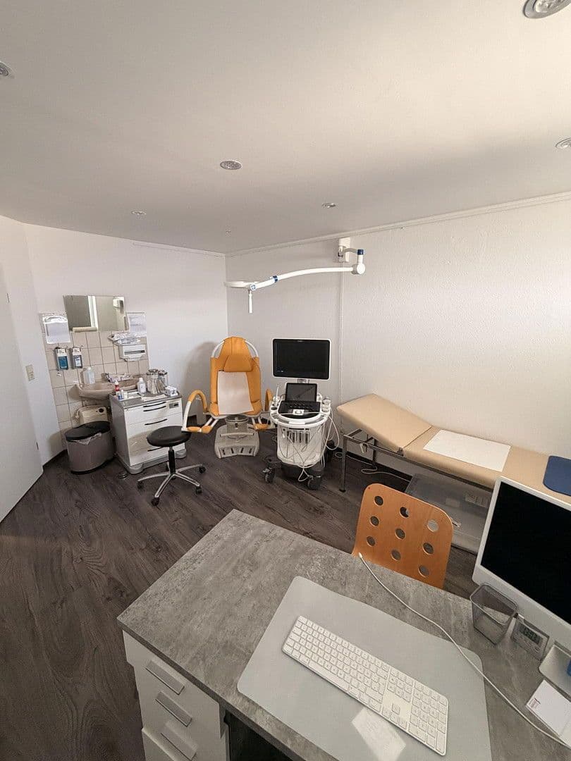 Prenájom kancelárie 170 m², Bismarckstraße 4, Pinneberg, Šlezvicko-Holštajnsko Prenájom kancelárie 170 m², Bismarckstraße 4, Pinneberg, Šlezvicko-Holštajnsko