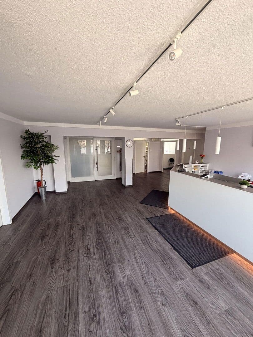 Prenájom kancelárie 170 m², Bismarckstraße 4, Pinneberg, Šlezvicko-Holštajnsko Prenájom kancelárie 170 m², Bismarckstraße 4, Pinneberg, Šlezvicko-Holštajnsko