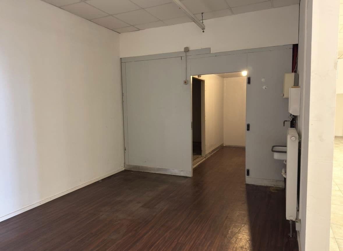 Prenájom nebytového priestoru 170 m², Wiesenstrasse 2, Karlsruhe Grünwettersbach, Bádensko-Wurttembersko Prenájom nebytového priestoru 170 m², Wiesenstrasse 2, Karlsruhe Grünwettersbach, Bádensko-Wurttembersko