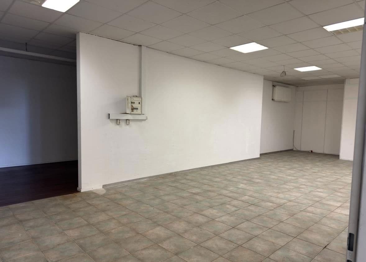 Prenájom nebytového priestoru 170 m², Wiesenstrasse 2, Karlsruhe Grünwettersbach, Bádensko-Wurttembersko Prenájom nebytového priestoru 170 m², Wiesenstrasse 2, Karlsruhe Grünwettersbach, Bádensko-Wurttembersko