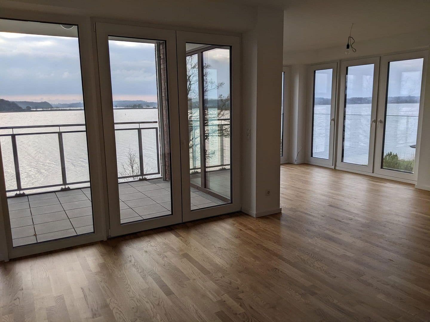 Prenájom bytu 3-izbový 113 m², Schleswig, Šlezvicko-Holštajnsko Prenájom bytu 3-izbový 113 m², Schleswig, Šlezvicko-Holštajnsko